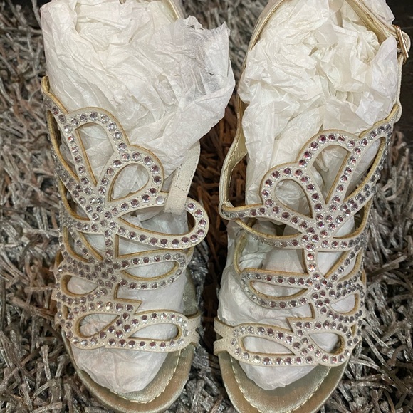 Silver Sparkly high heels - Picture 2 of 6
